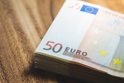 债权转让后，管辖法院不应仅依据转让后的债权债务关系来判定